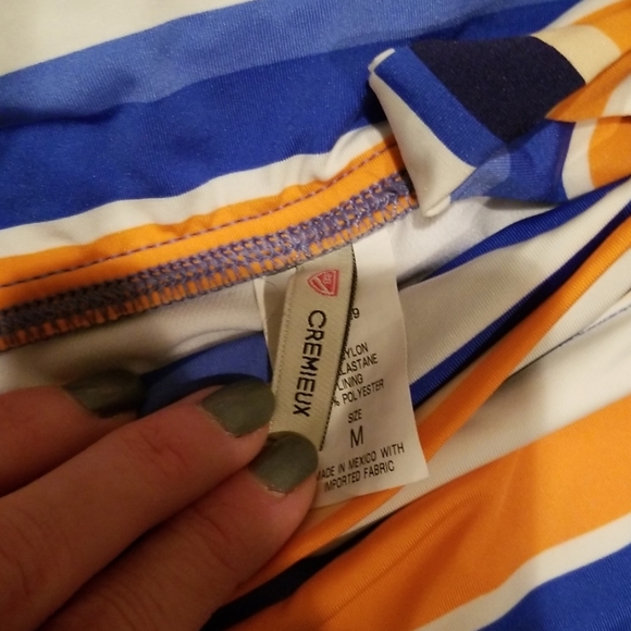 Bikini - Picture 2 of 3